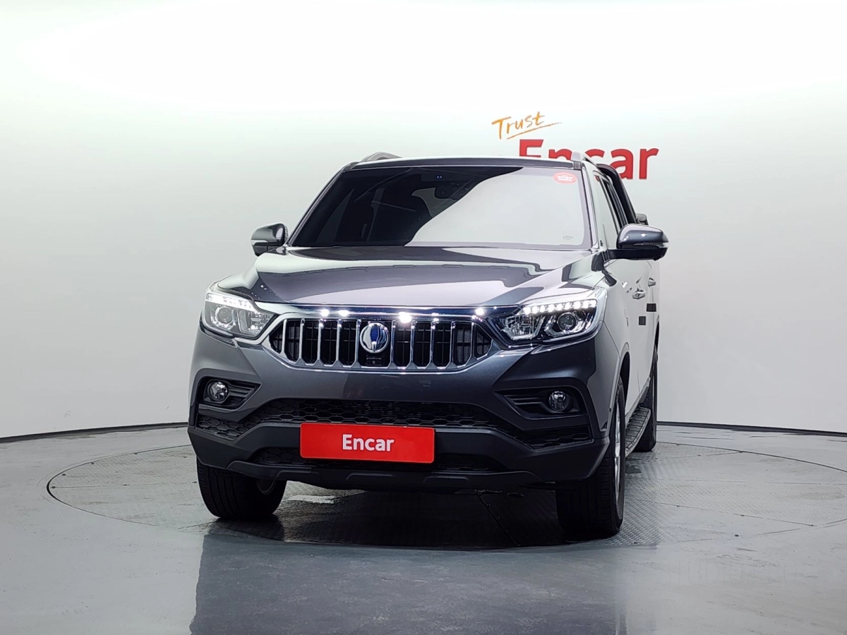 SSANGYONG REXTON SPORTS CAR