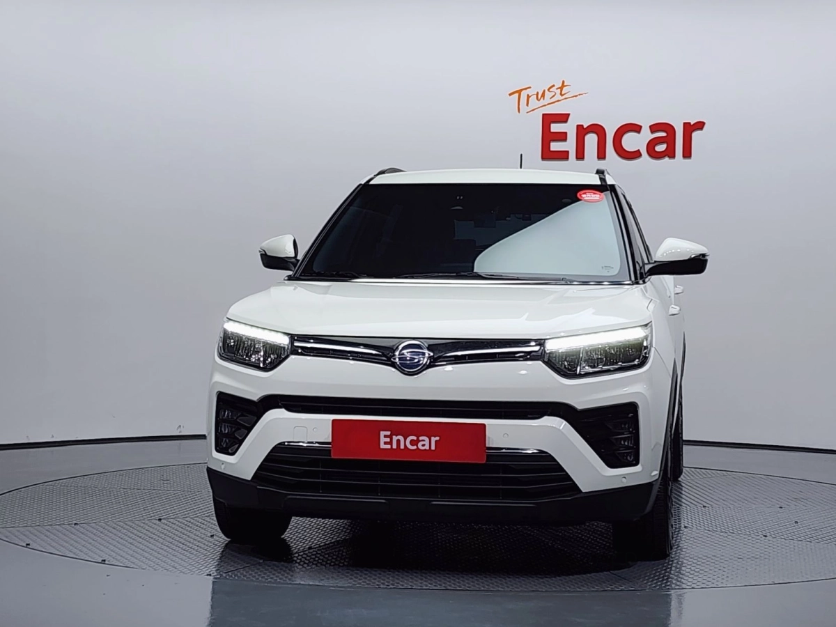 SSANGYONG TIVOLI VERY NEW