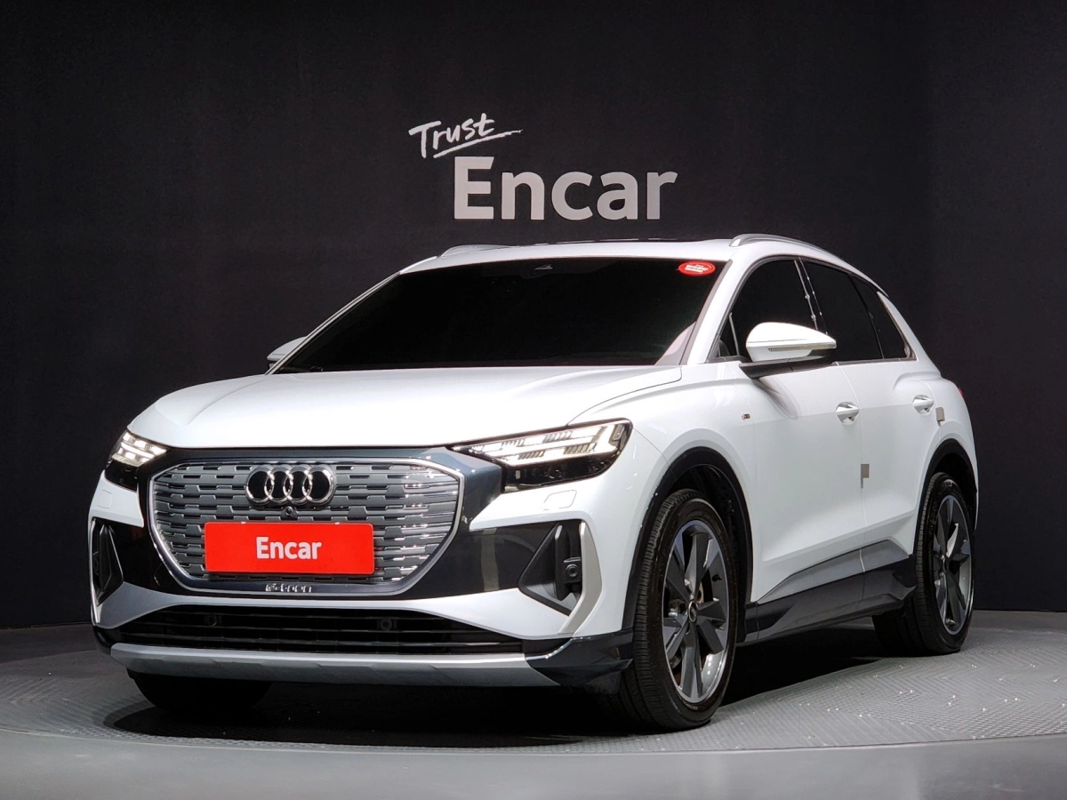 AUDI Q4 E-TRON F4  2022