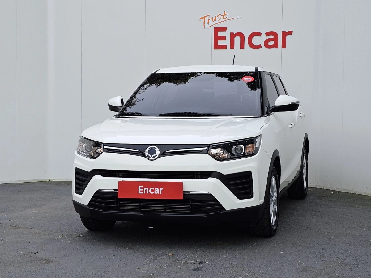 SSANGYONG TIVOLI VERY NEW
