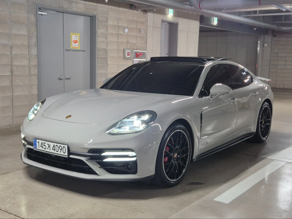 PORSCHE PANAMERA 971