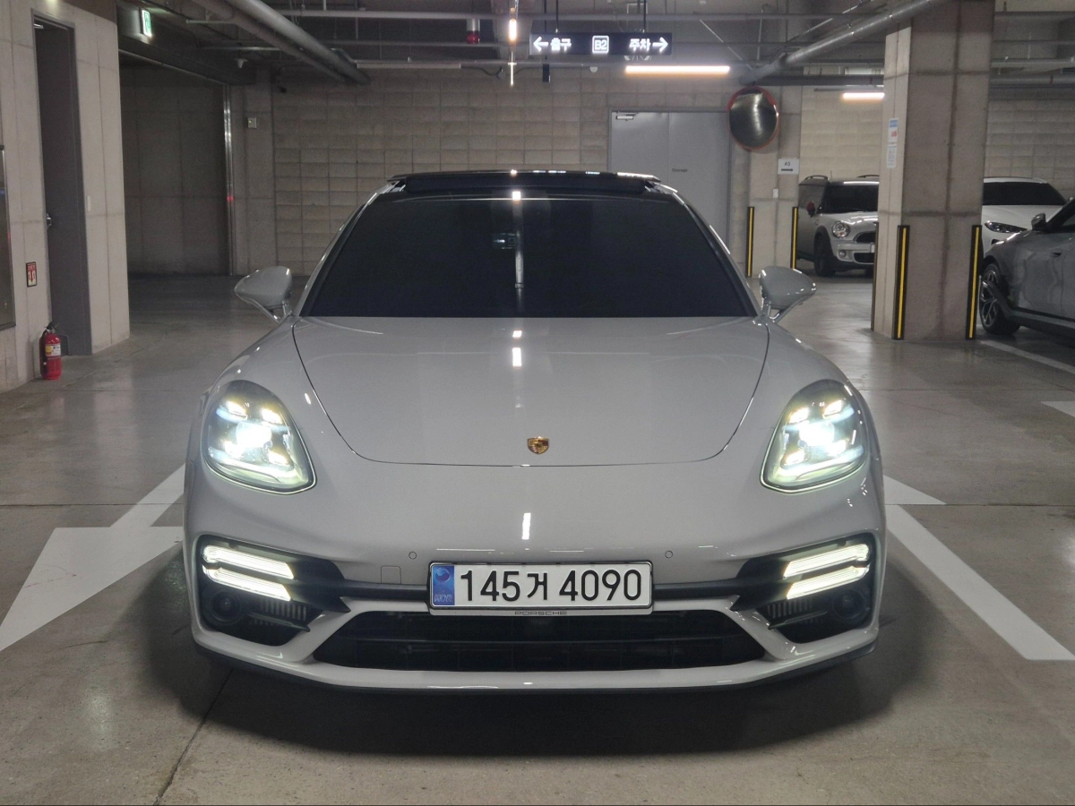 PORSCHE PANAMERA 971