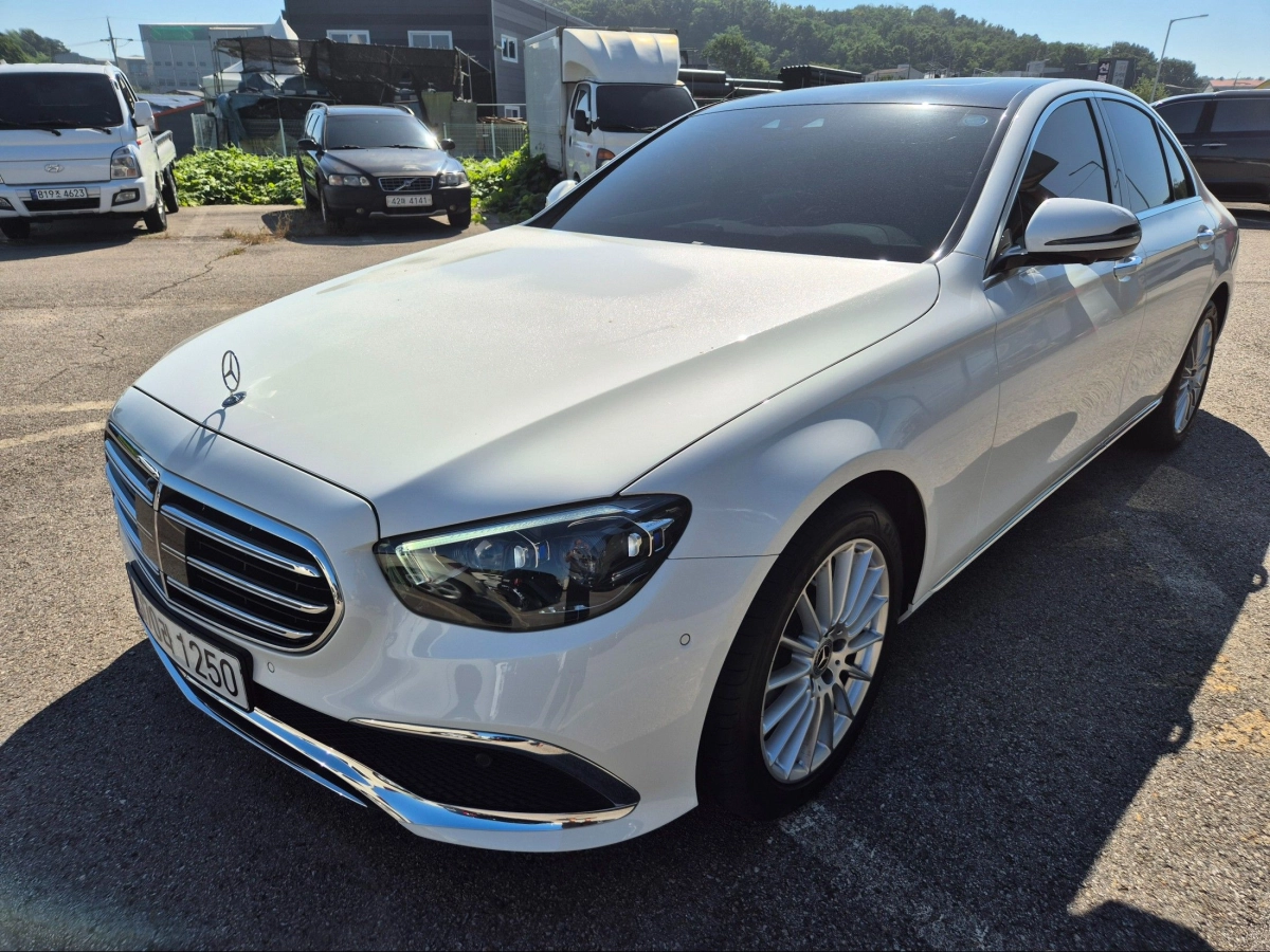 MERCEDES BENZ E-CLASS W213 2023