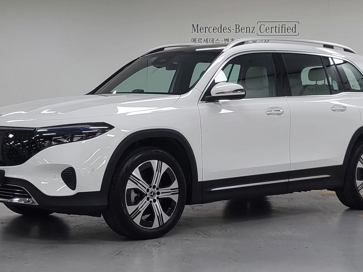 MERCEDES BENZ EQB X243  2024