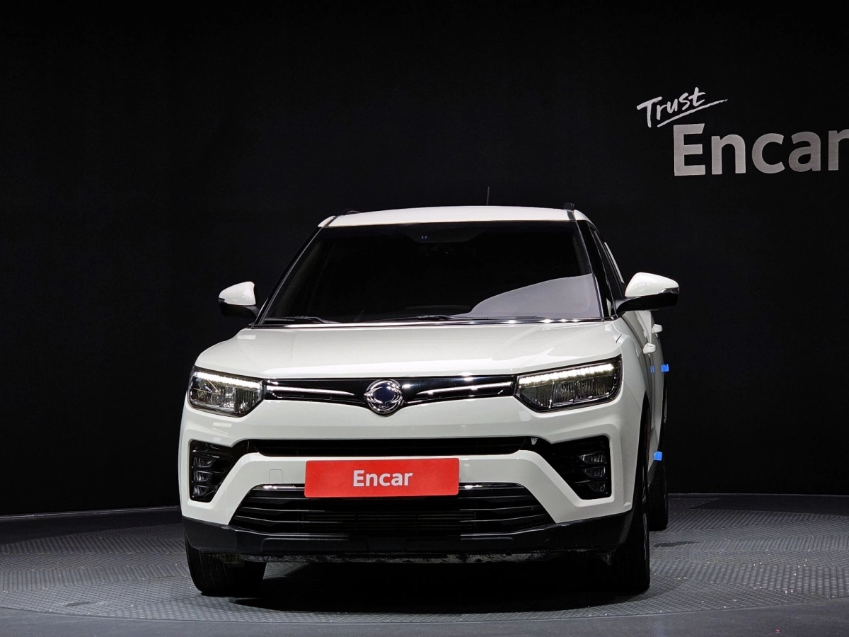 SSANGYONG TIVOLI VERY NEW