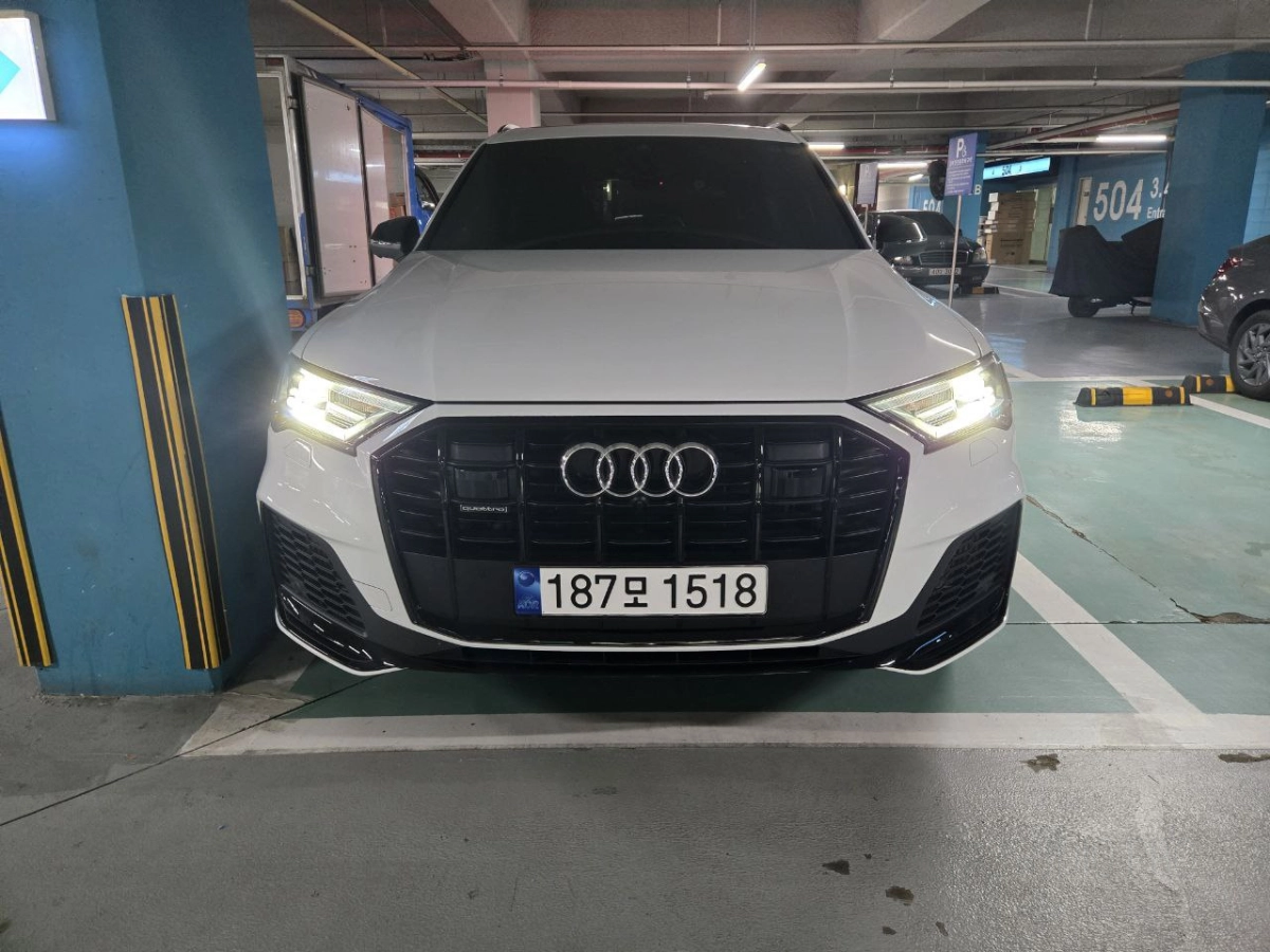 AUDI Q7 4M