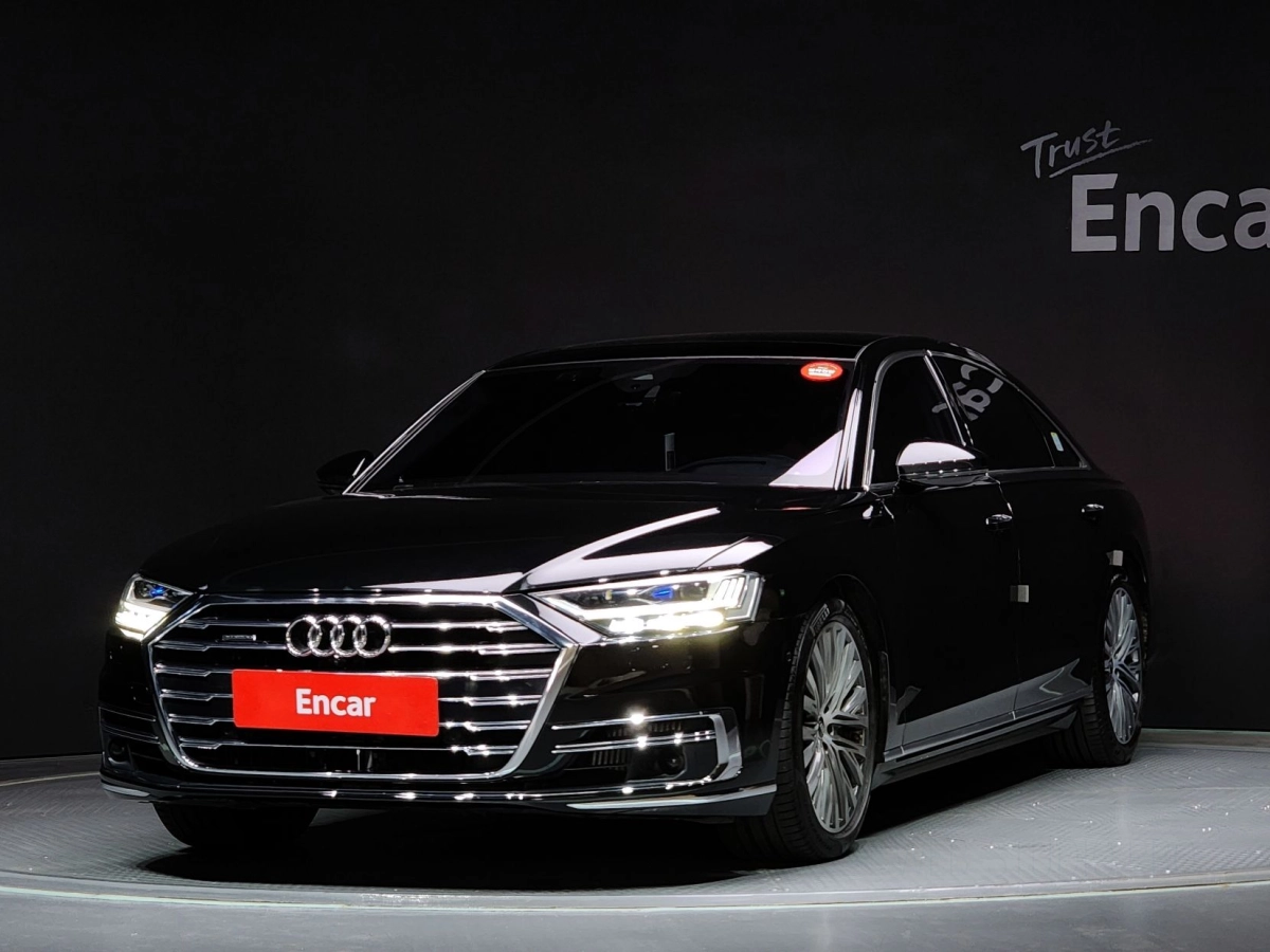 AUDI A8 D5  2021