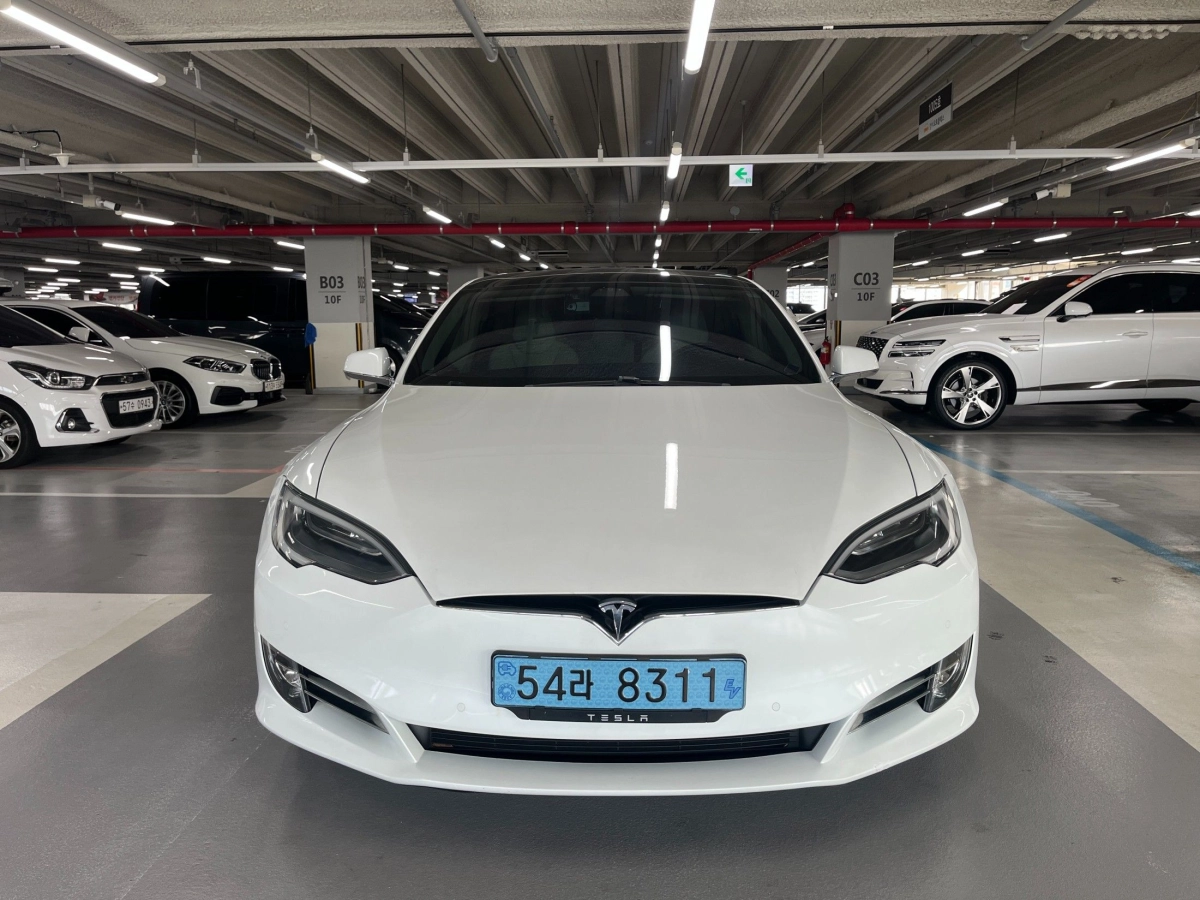TESLA MODEL S