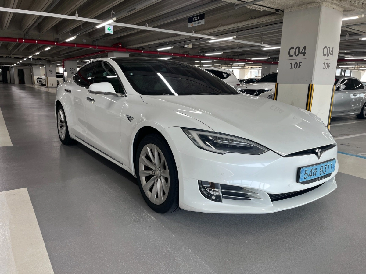 TESLA MODEL S