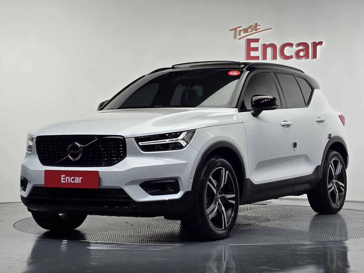 VOLVO XC40  2019