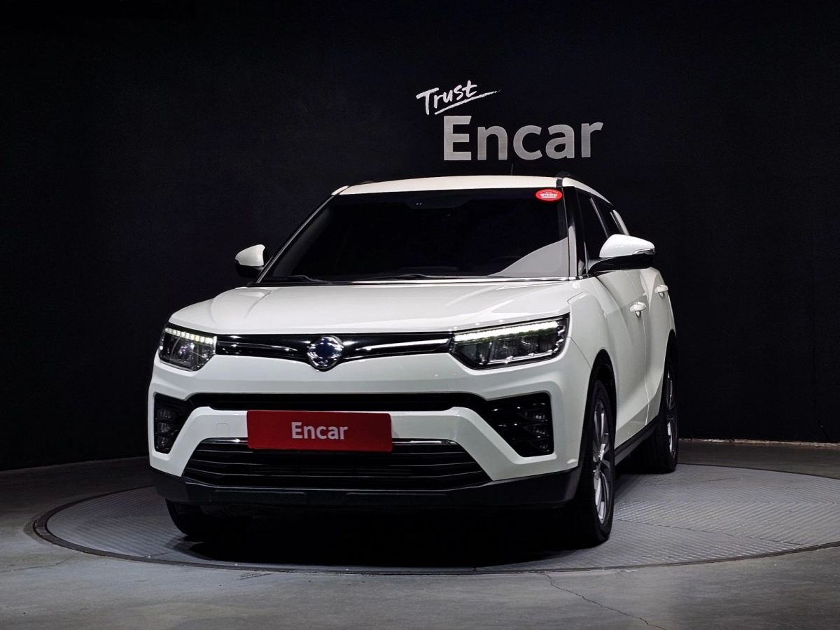 SSANGYONG TIVOLI VERY NEW