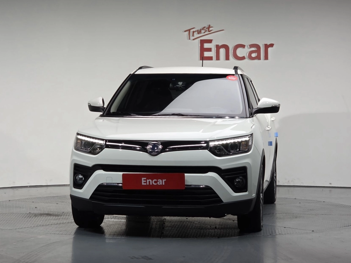 SSANGYONG TIVOLI VERY NEW