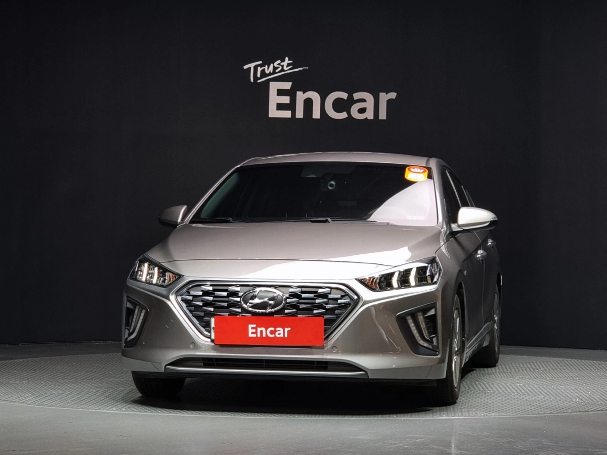 HYUNDAI IONIQ HYBRID