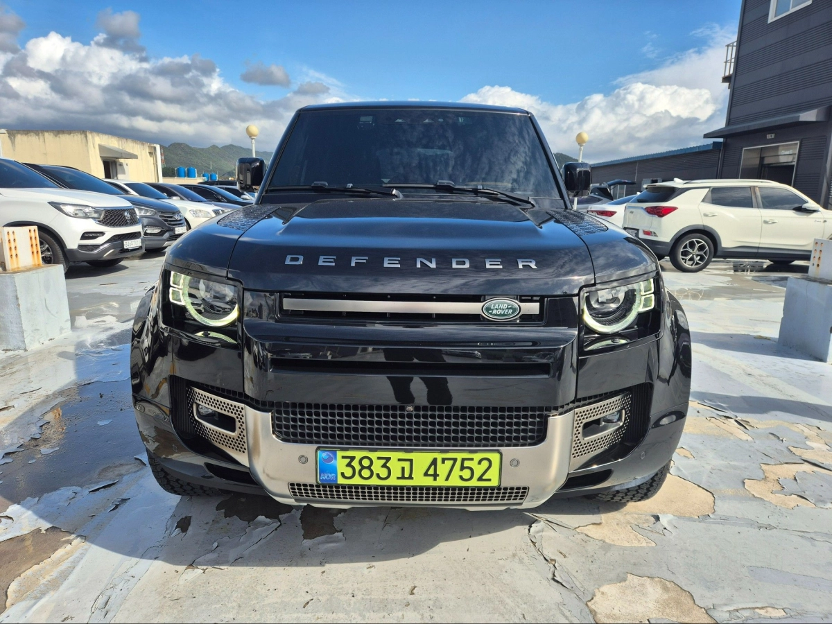 LAND ROVER DEFENDER L663  2024