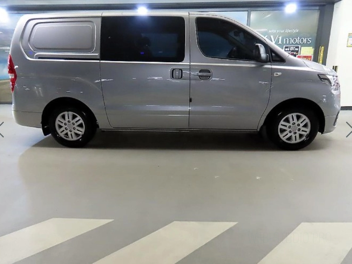 HYUNDAI STAREX GRAND