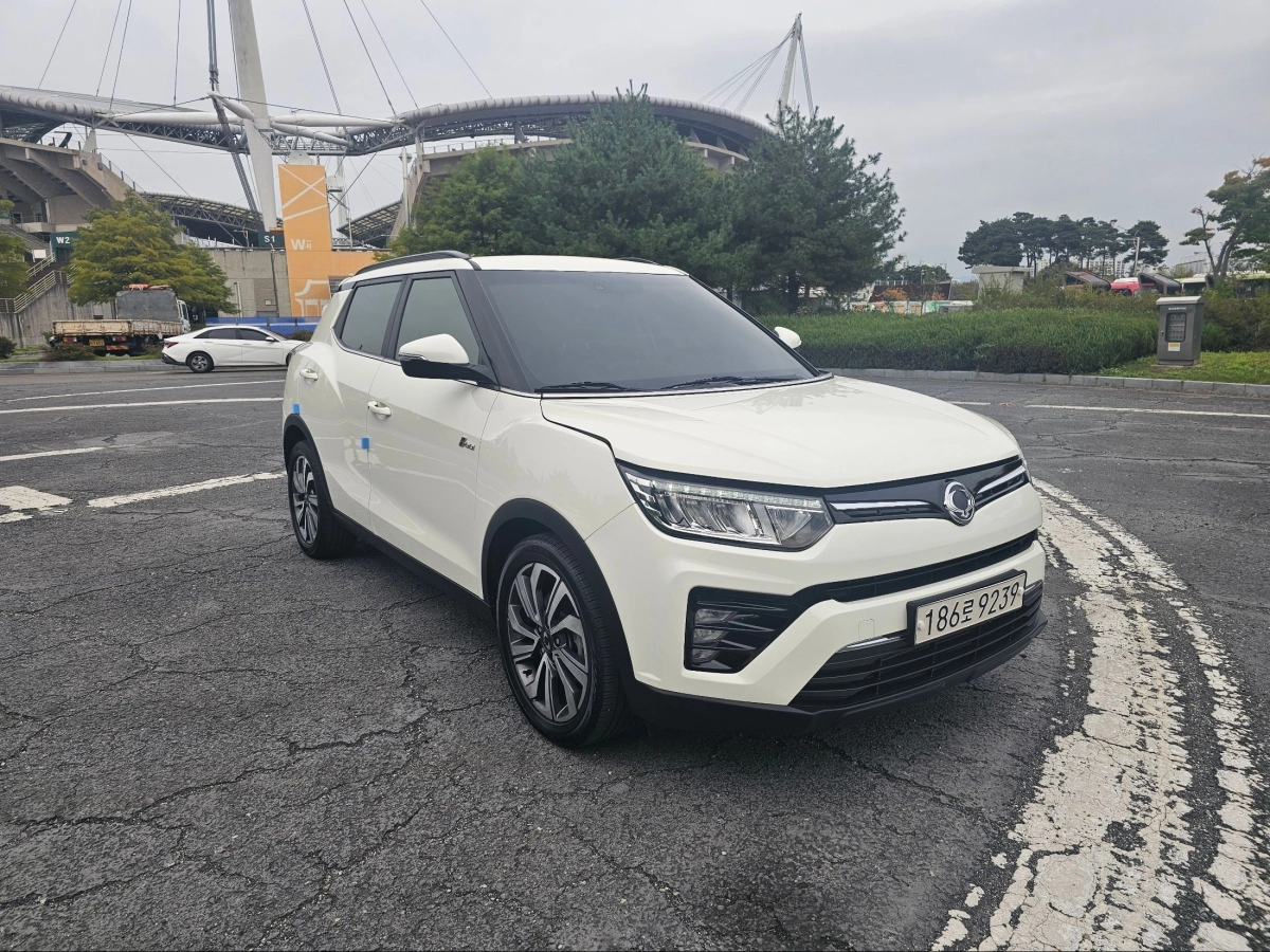 SSANGYONG TIVOLI VERY NEW