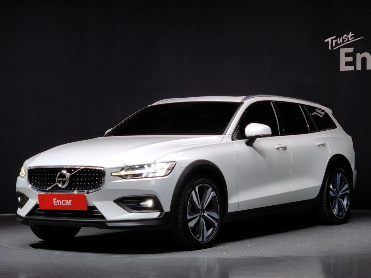 VOLVO V60 CROSS COUNTRY 2019