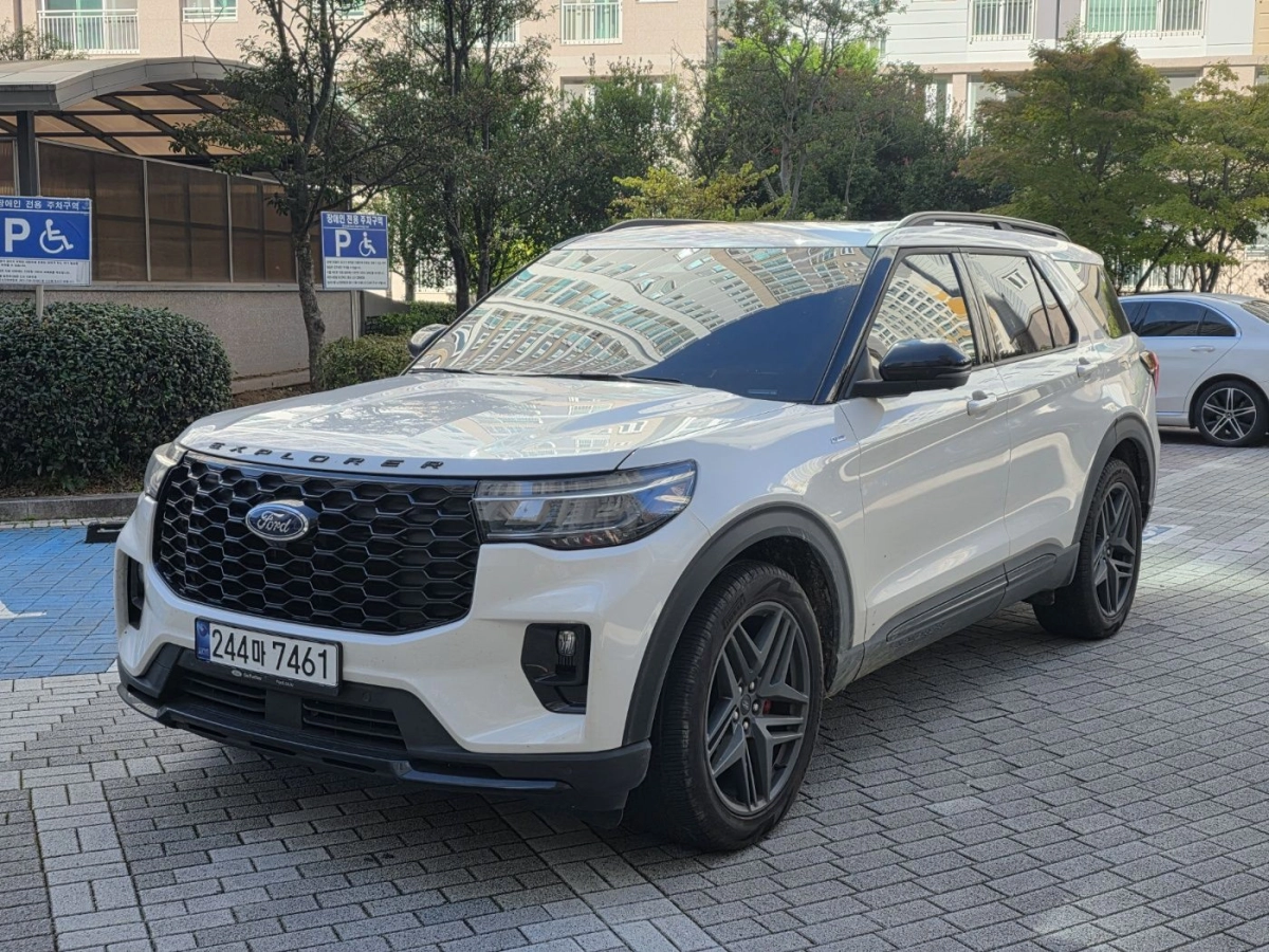 FORD EXPLORER