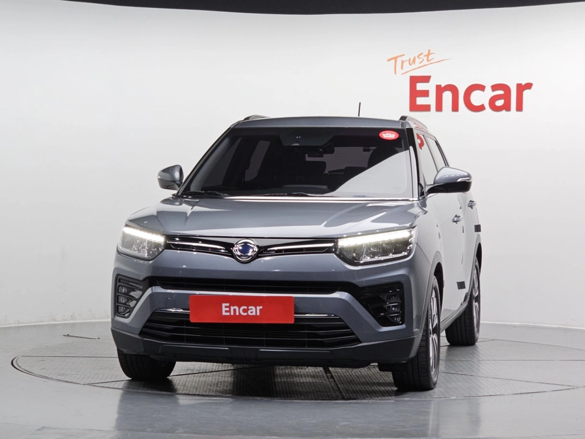 SSANGYONG TIVOLI VERY NEW