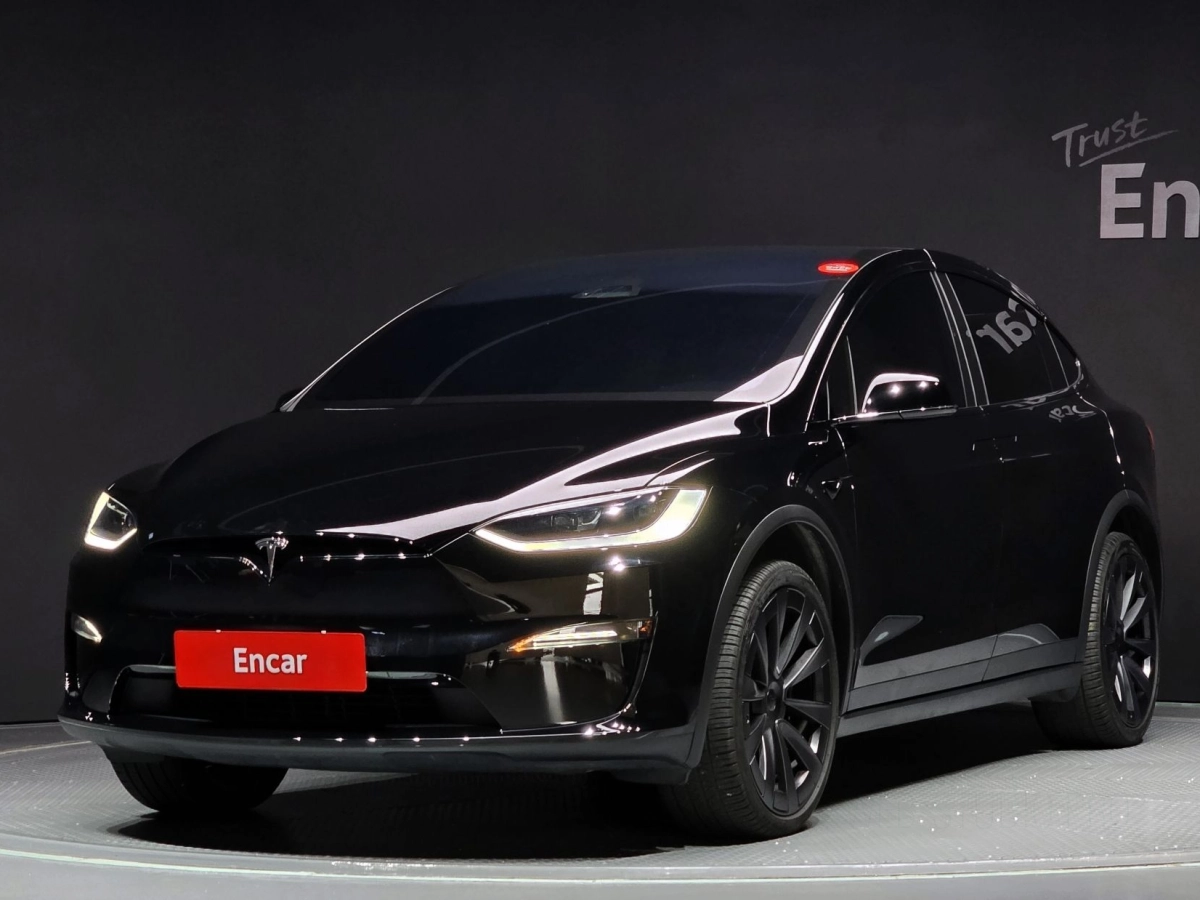 TESLA MODEL X