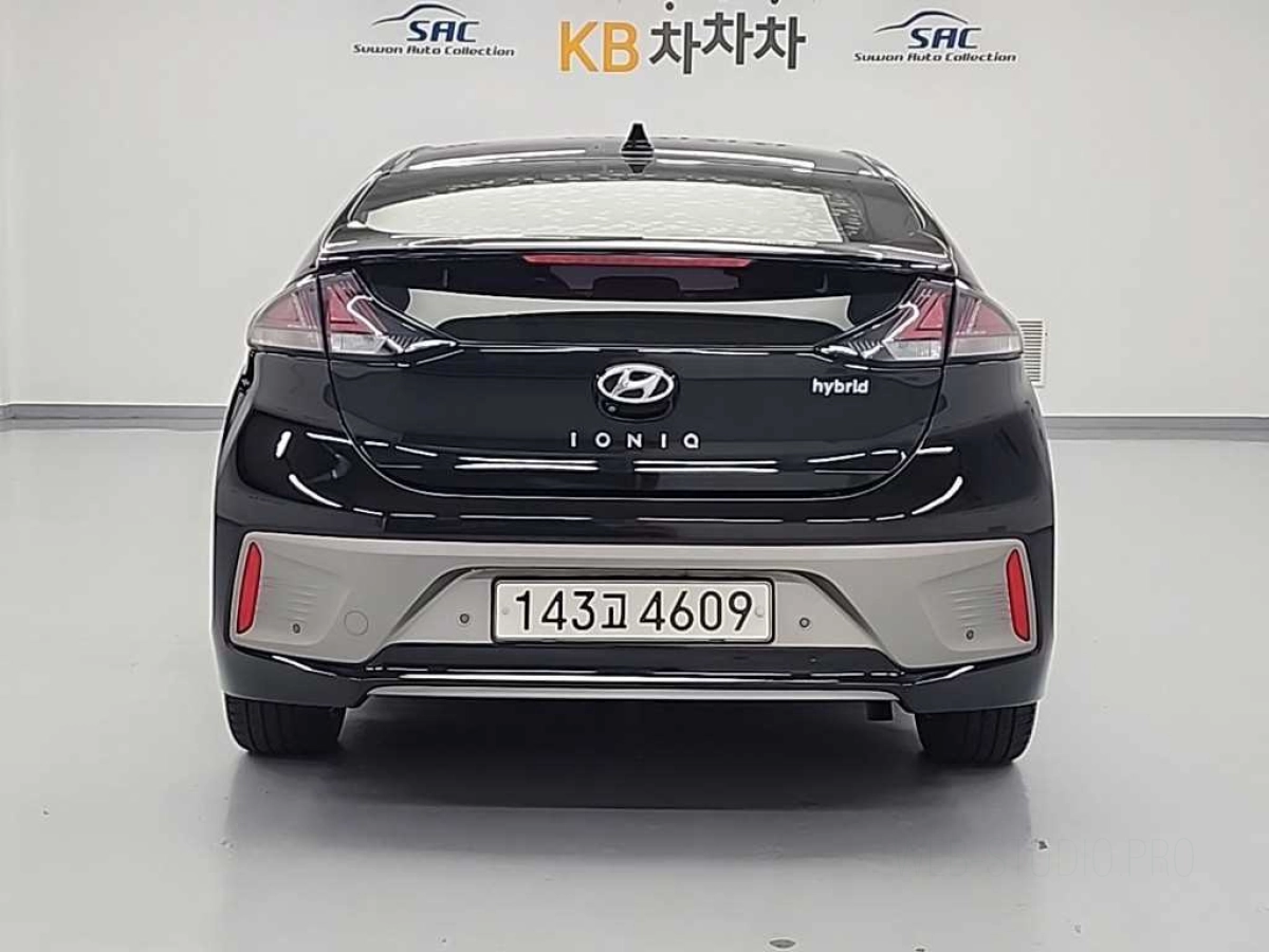HYUNDAI IONIQ HYBRID