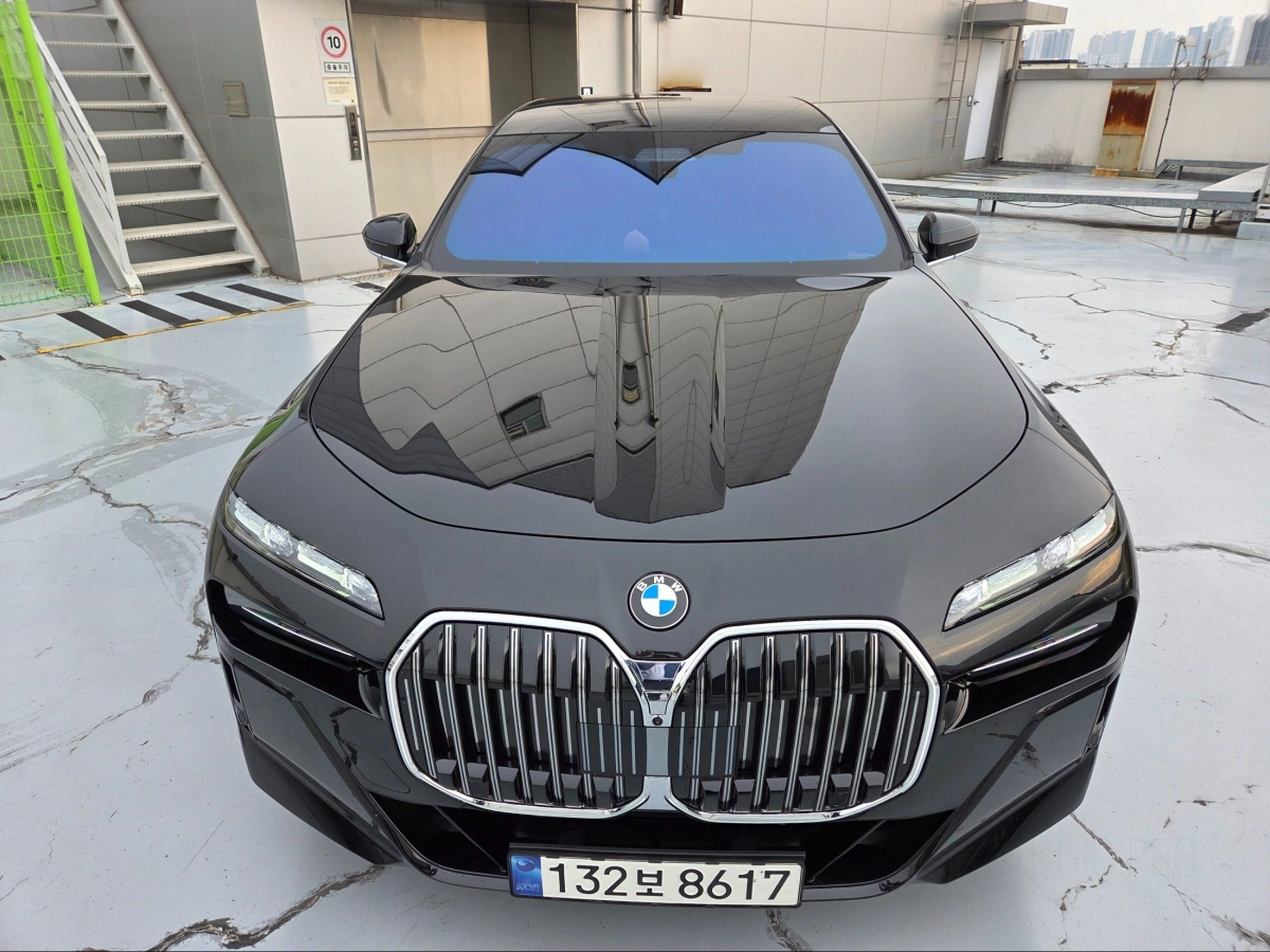 BMW 7-SERIES G70