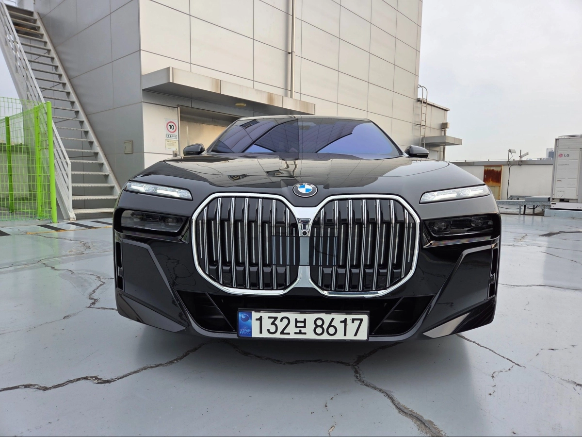 BMW 7-SERIES G70