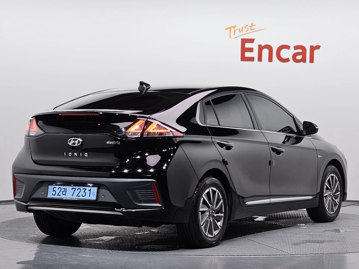 HYUNDAI IONIQ ELECTRIC