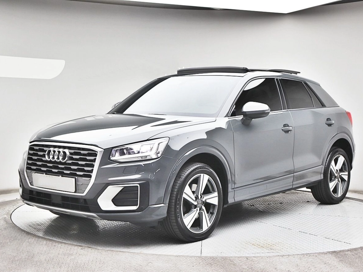 AUDI Q2