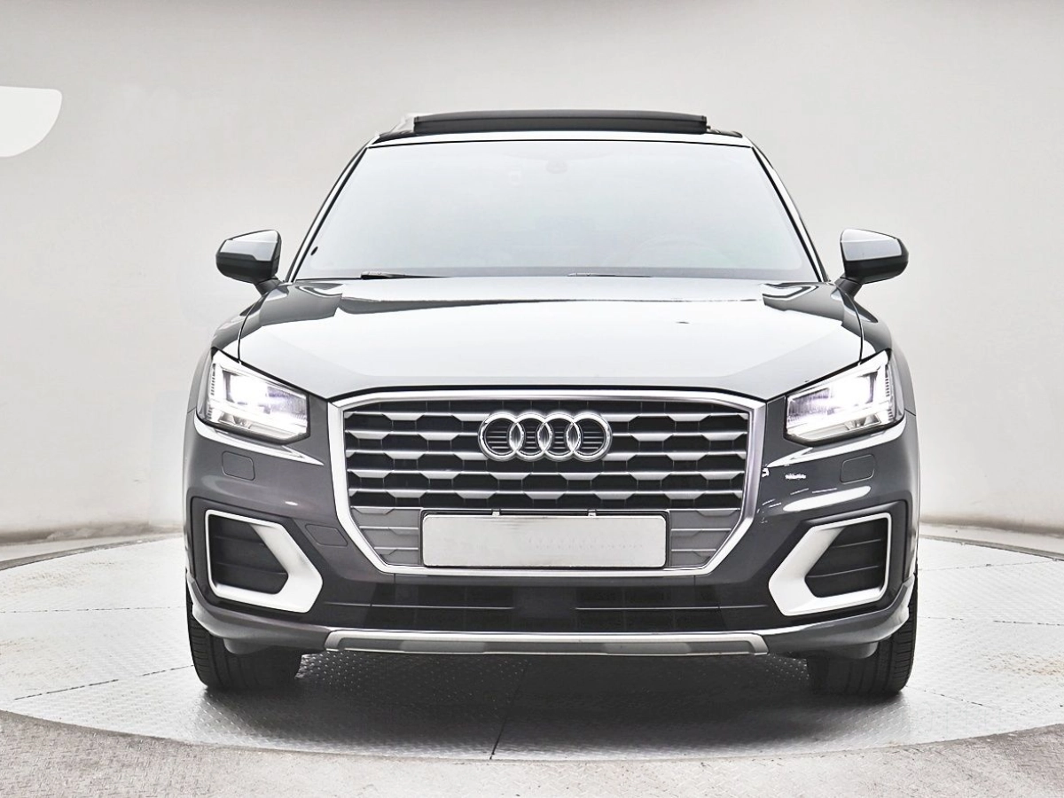 AUDI Q2