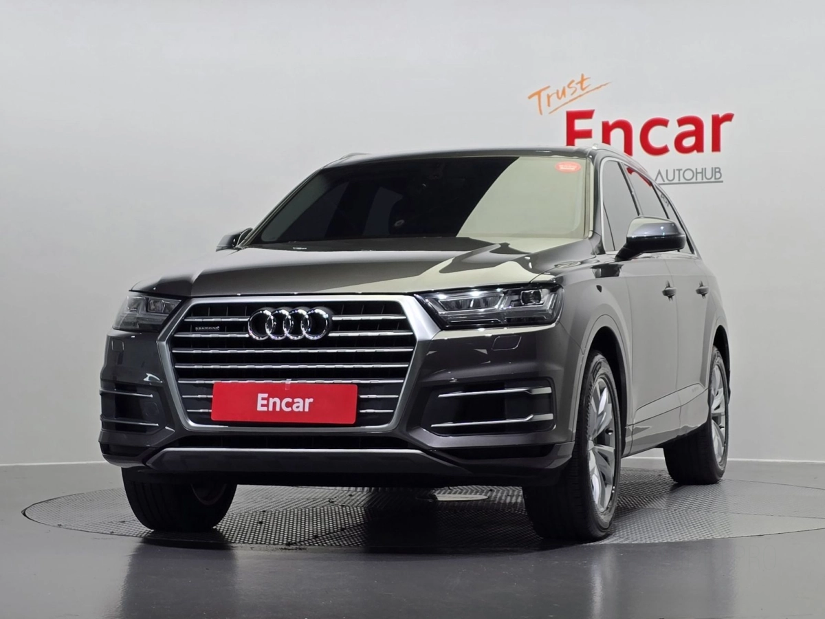 AUDI Q7 4M