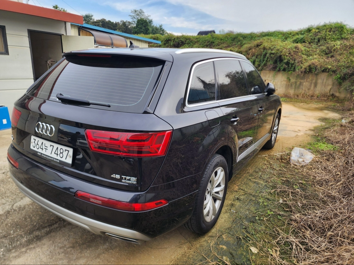 AUDI Q7 4M