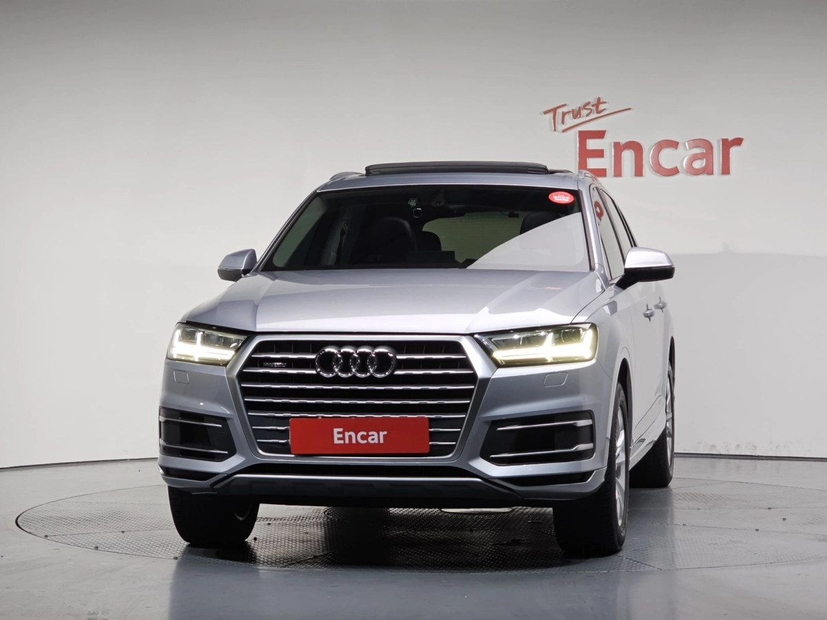 AUDI Q7 4M