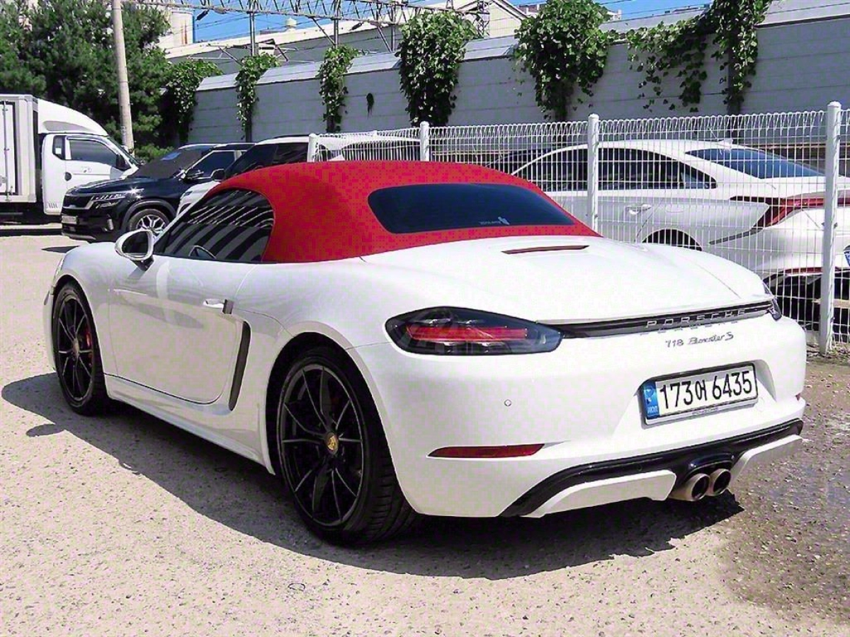 PORSCHE 718 BOXSTER