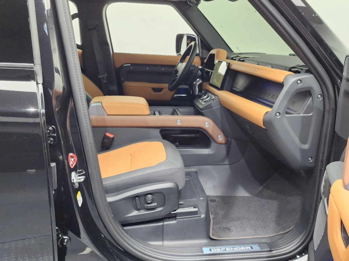 LAND ROVER DEFENDER L663