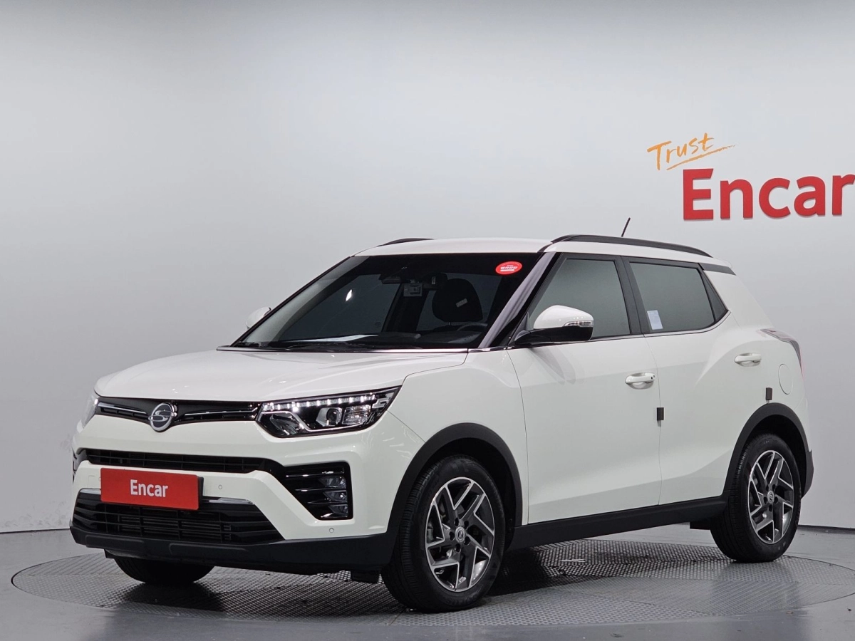 SSANGYONG TIVOLI VERY NEW