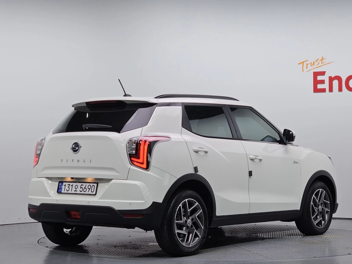 SSANGYONG TIVOLI VERY NEW