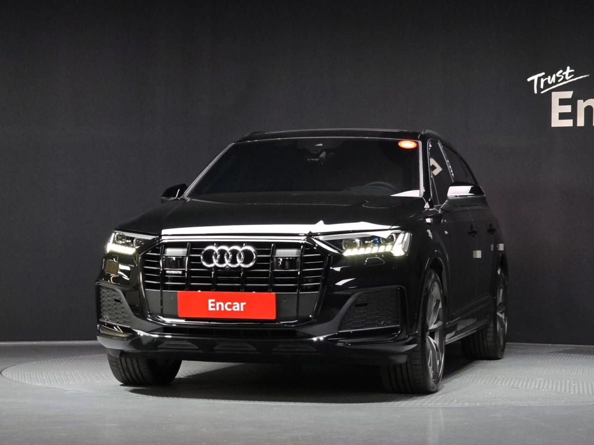 AUDI Q7 4M