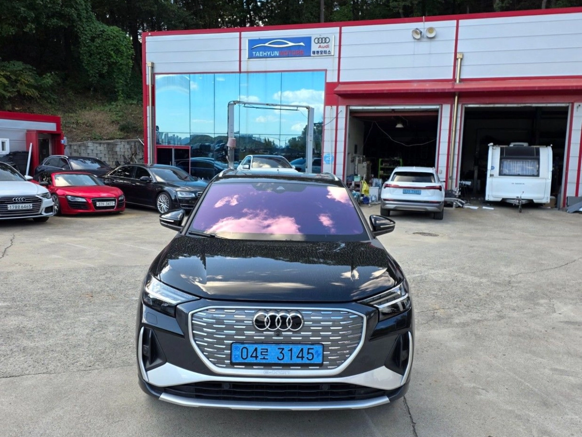 AUDI Q4 E-TRON F4  2022