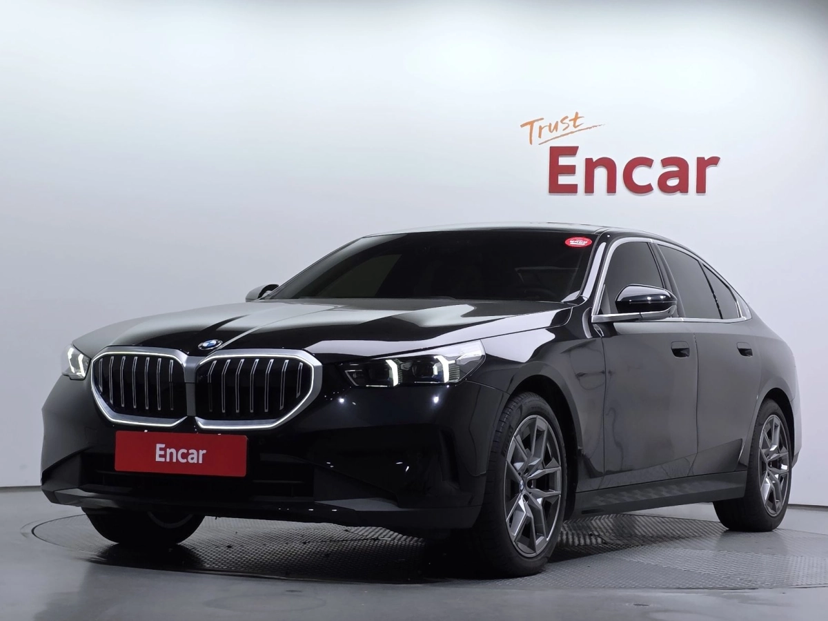 BMW 5-SERIES G60 2024