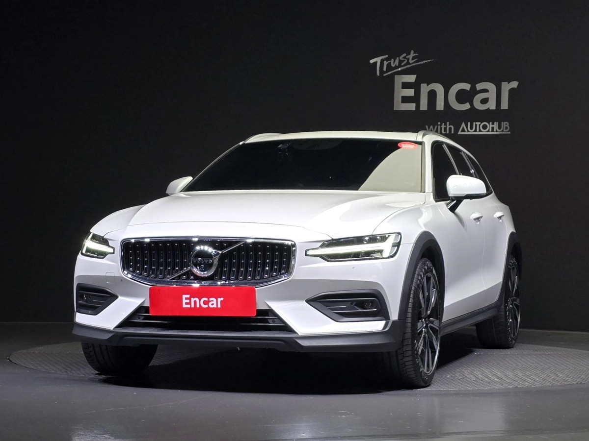 VOLVO V60 CROSS COUNTRY