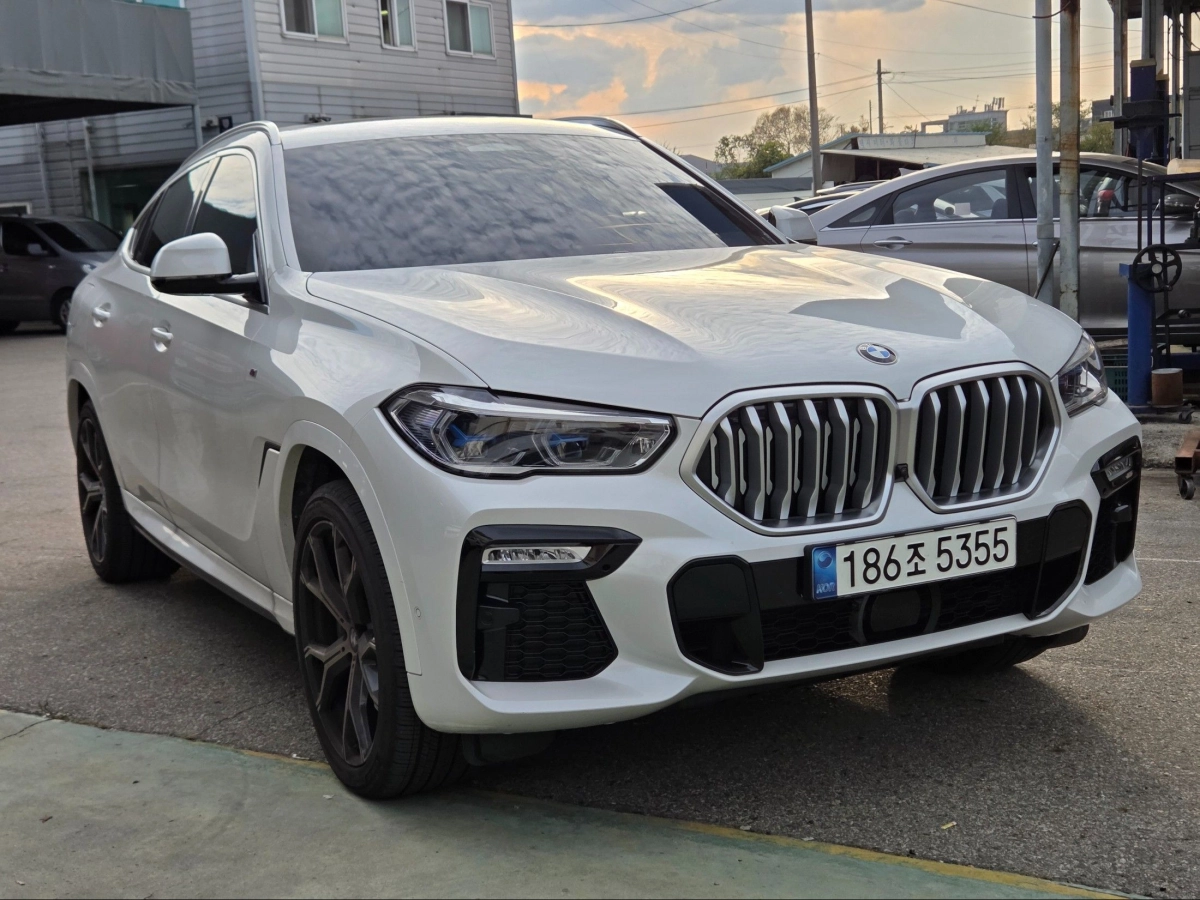 BMW X6 G06