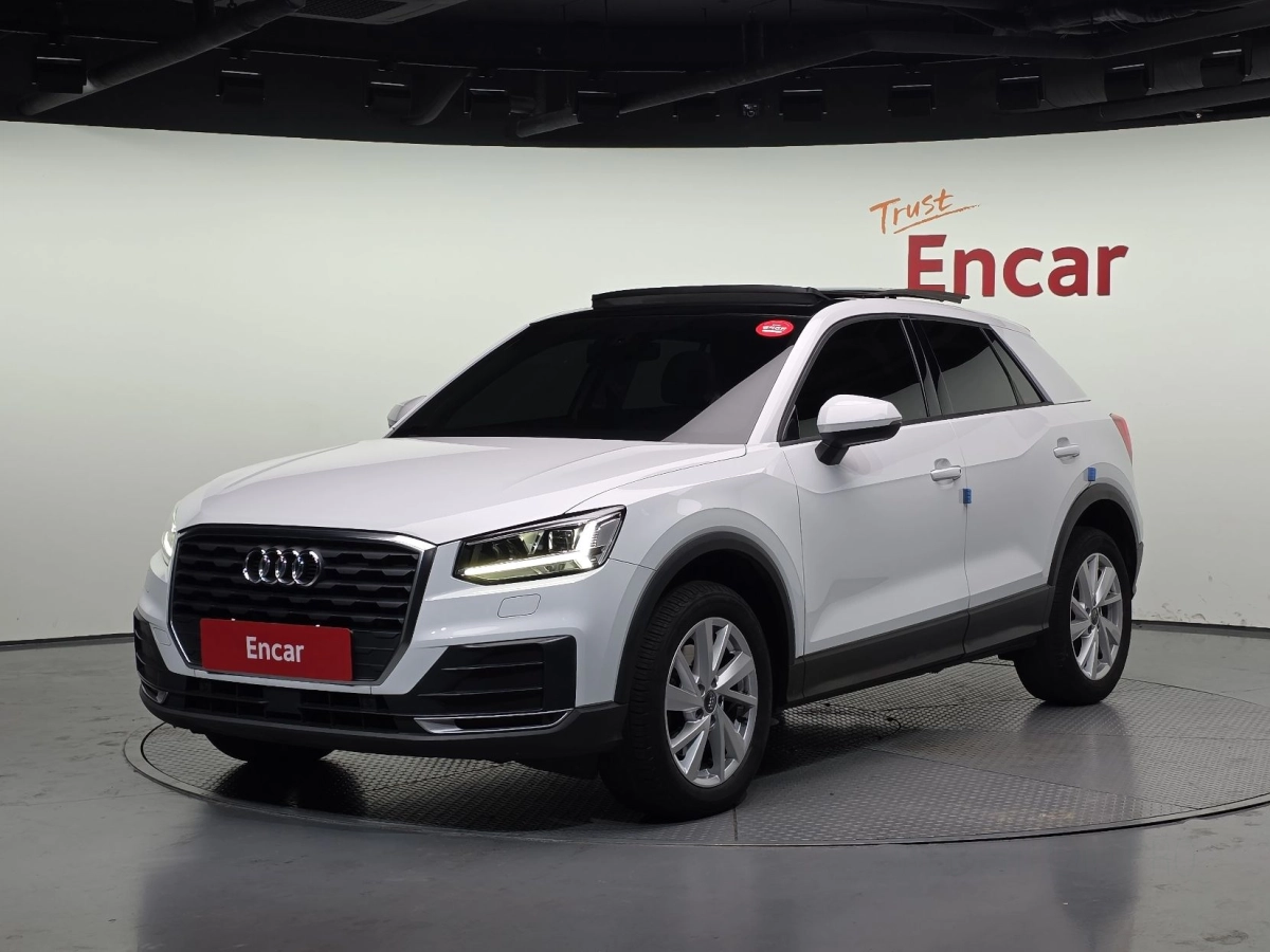 AUDI Q2
