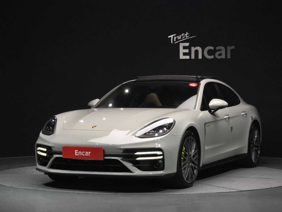 PORSCHE PANAMERA 971  2022