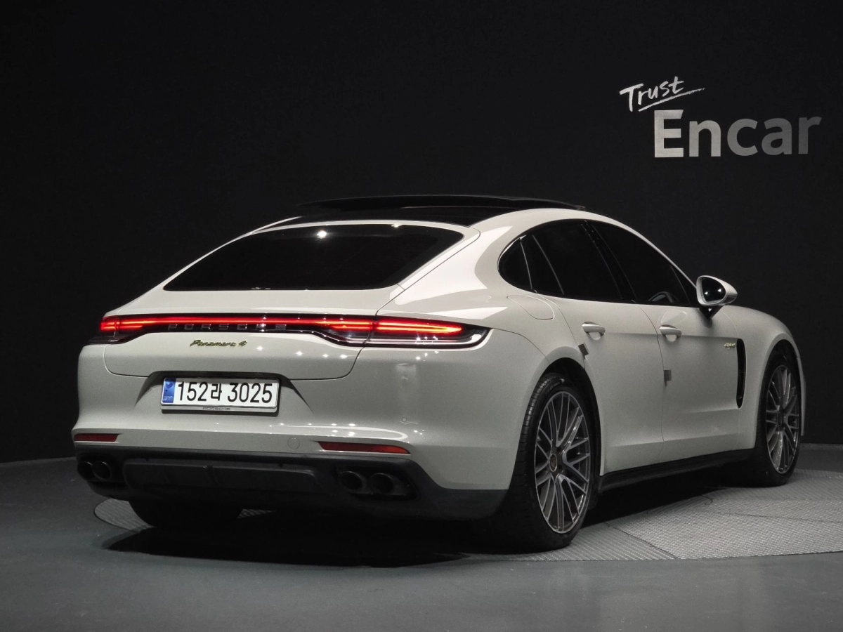 PORSCHE PANAMERA 971