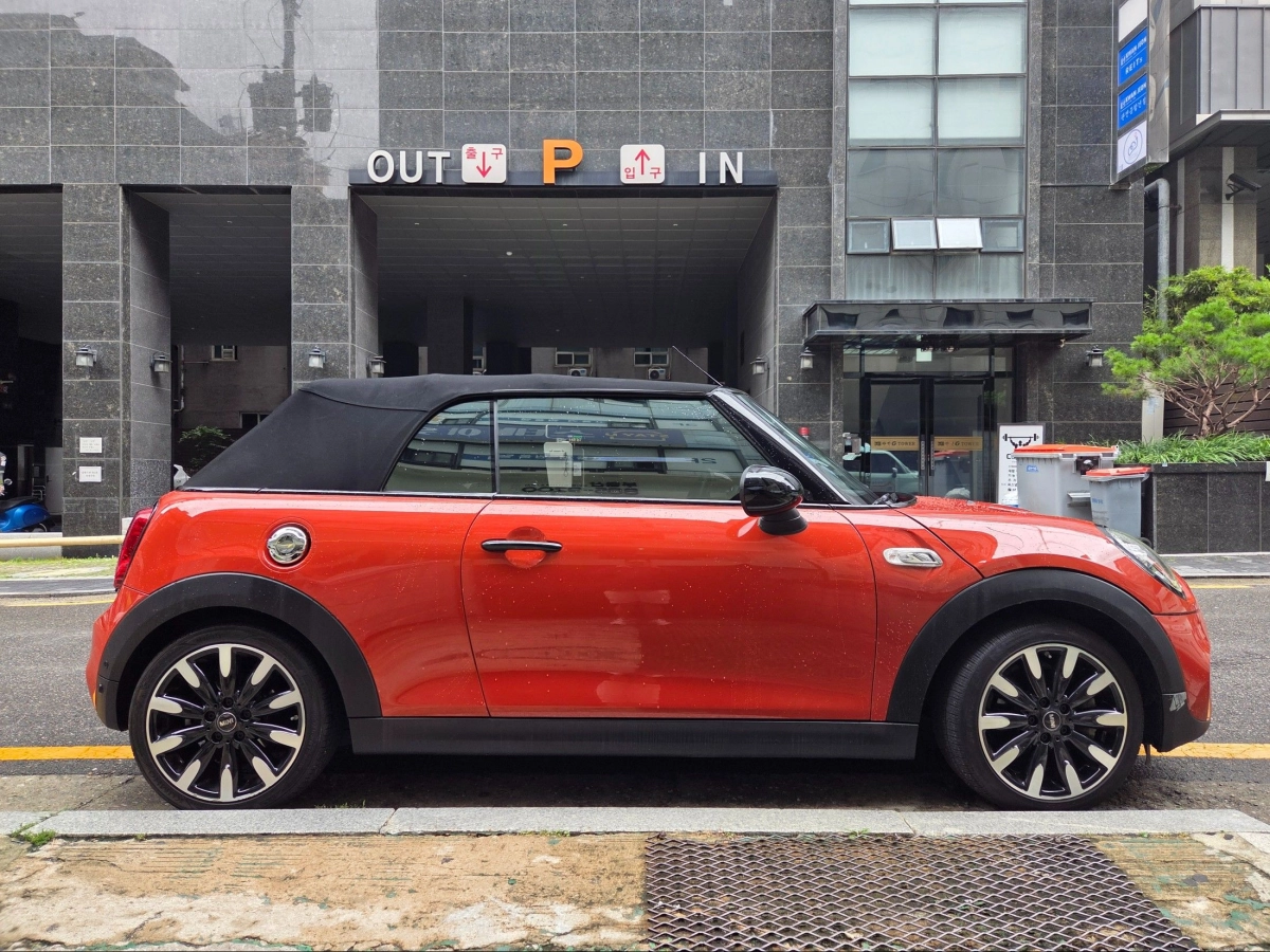 MINI COOPER S CONVERTIBLE