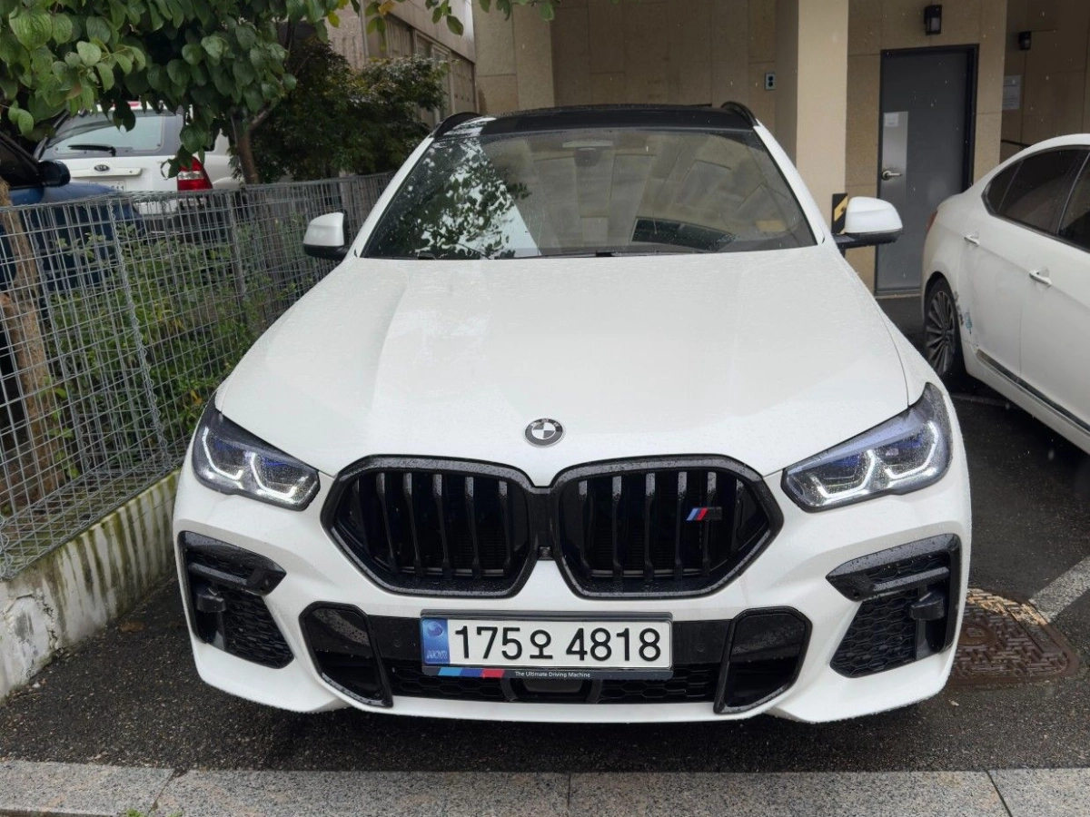 BMW X6 G06