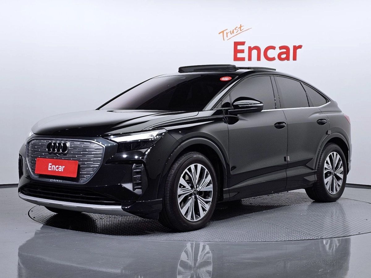 AUDI Q4 E-TRON F4