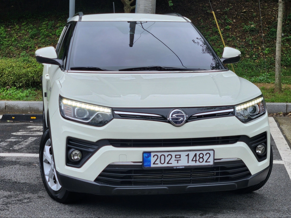 SSANGYONG TIVOLI VERY NEW
