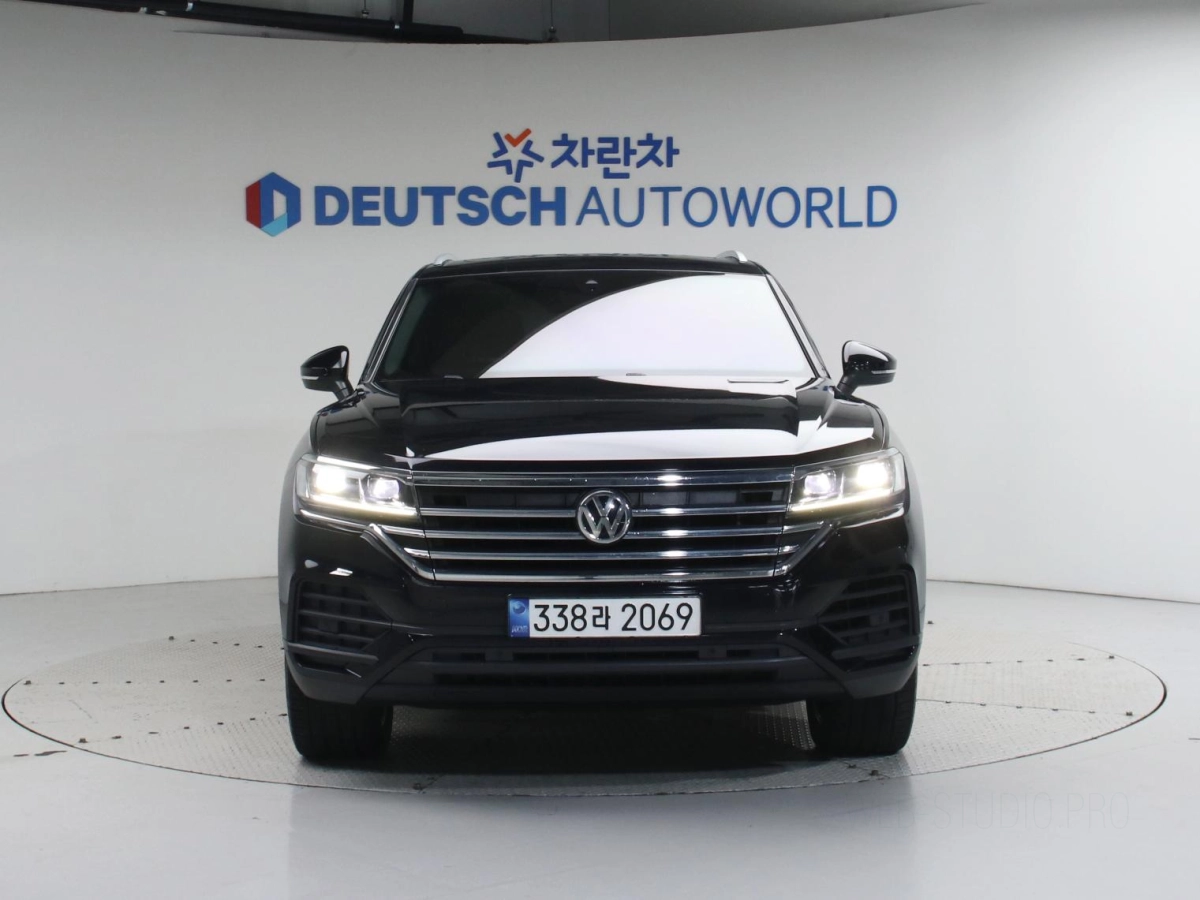 VOLKSWAGEN TOUAREG